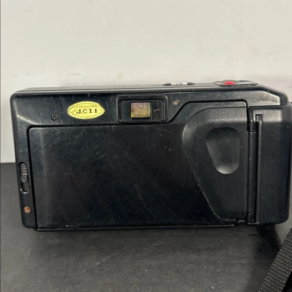 Minolta Freedom Dual AF 35mm Film Camera Cloudy Viewfinder